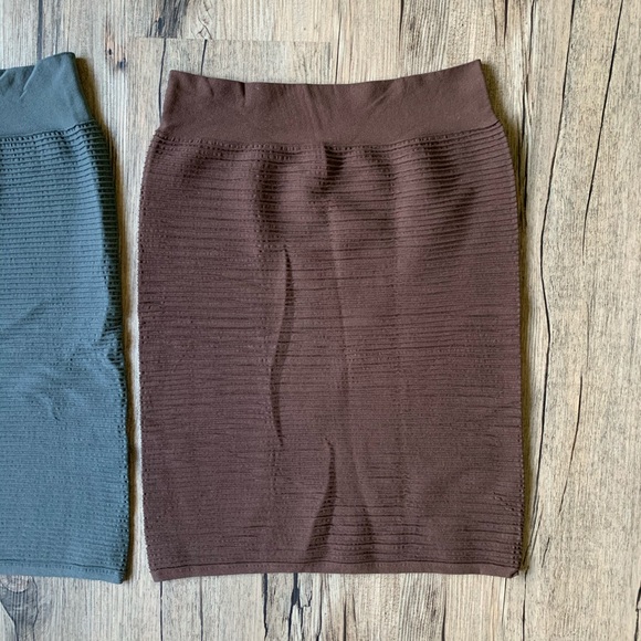 M U.S.A | Ribbed Skirt Bundle - Picture 4 of 11